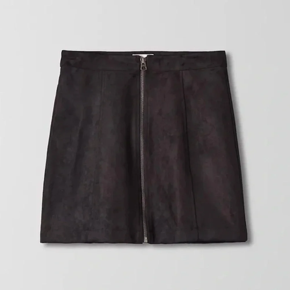 ARITZIA - Wilfred Free - Faux Suede Zip-Up Mini Skirt- Black